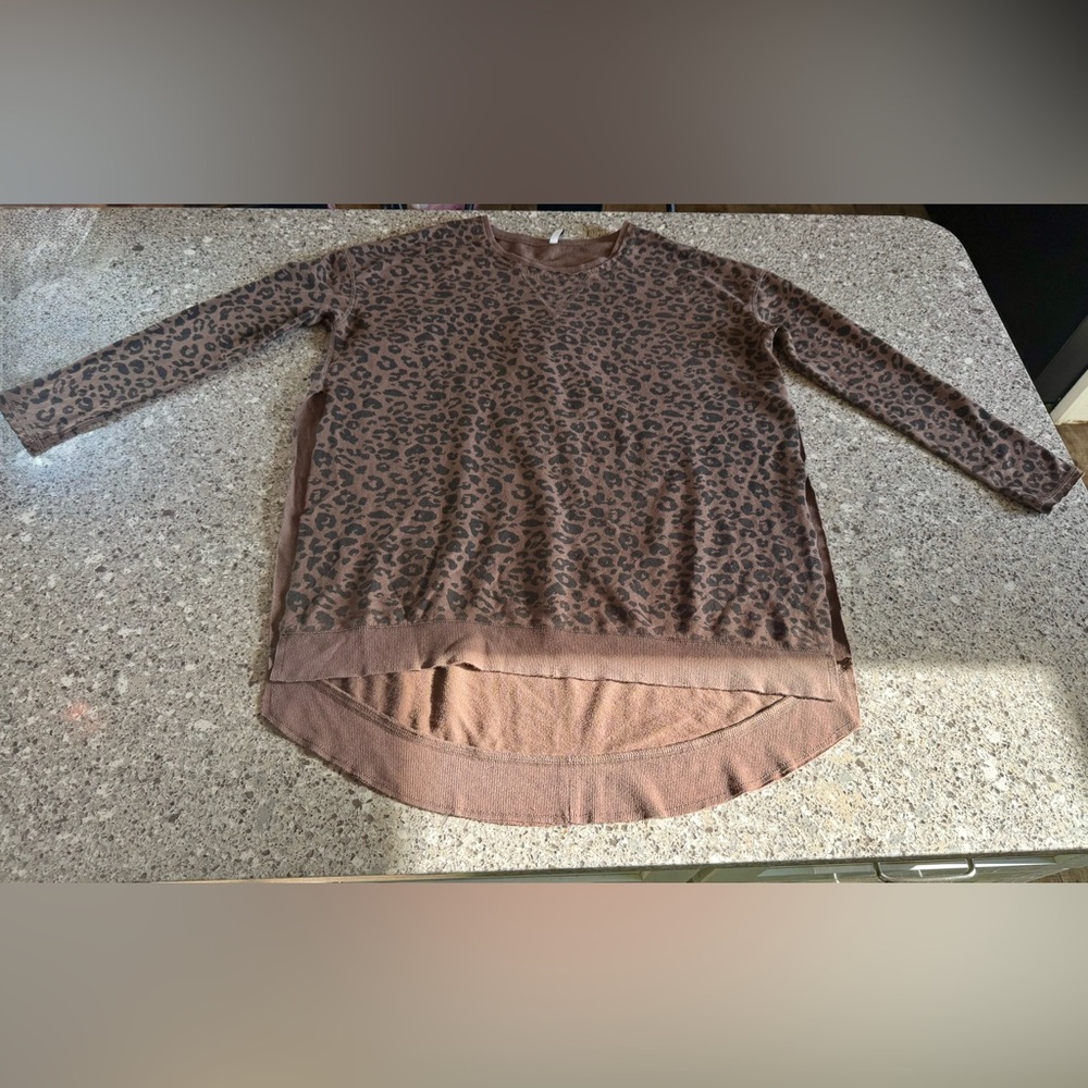Z Supply l Brown Leopard Print Sweater l Side Slits l Women’s Size: Small
